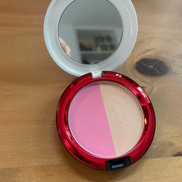 MAC Disney’s Cruella Powder Blush Duo Compact Cruel-La Intentions - Picture 5 of 7